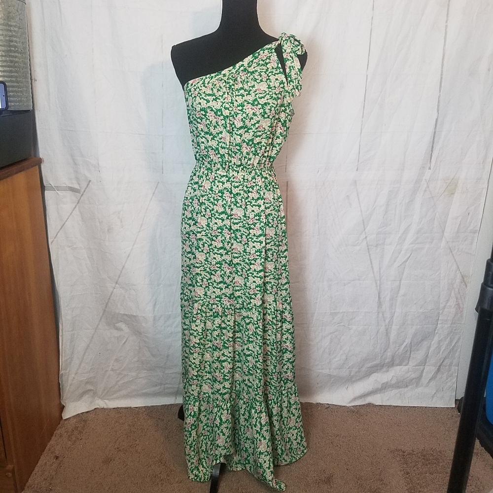 Pretty garden Floral One-Shoulder Green Maxi Dress - Picture 3 of 11